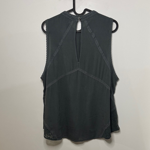 🎉 American Eagle Outfitters Lace Sleeveless Blouse - Dark Olive - Picture 5 of 7